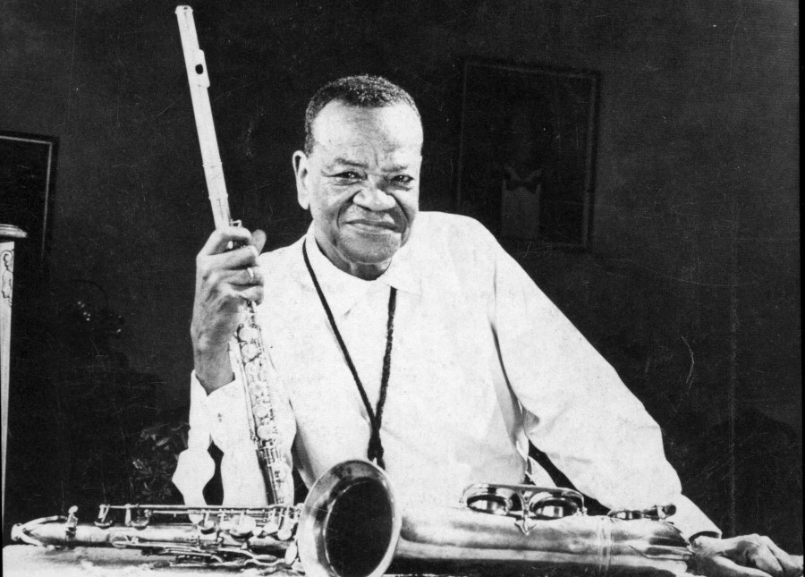 Entrevista com Henrique Cases falando sobre "Pixinguinha como nunca"