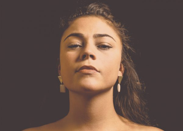 Elisa Gudin canta Elton Medeiros em Entrevista!