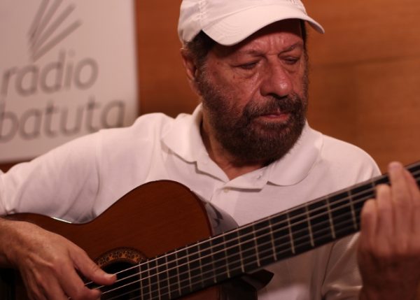 Hoje, domingo a noite, tem João Bosco na Rádio Deleite!