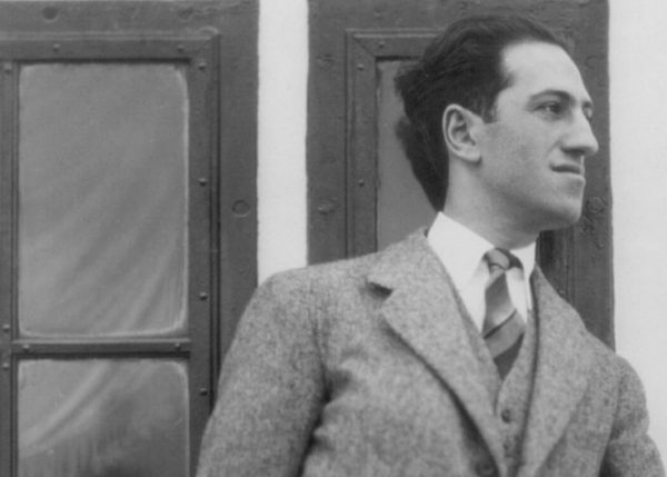 "Um americano em Paris" é o 7o. capítulo sobre George Gershwin